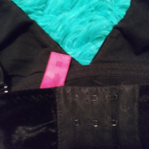 Velvet Bra, size M - Picture 4 of 5